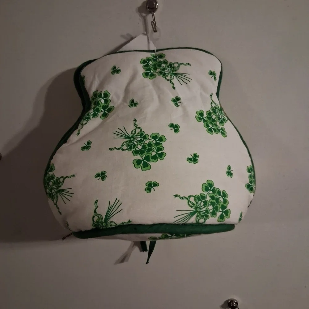 NWT Shamrock Design Tea Cozy Teapot Decorative Cover Giftware‎